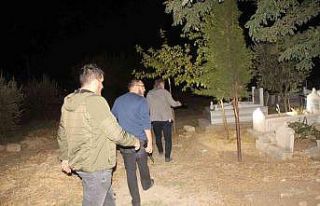 Polis ekipleri mezarlıkta ’bebek’ aradı