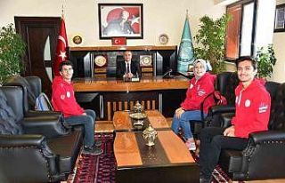 Rektör Kuş’tan, TEKNOFEST finalisti öğrencilere...