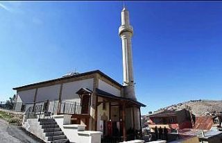 Restorasyonu tamamlanan tarihi Veysel Efendi Camii...