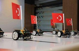 Robotlardan 29 Ekim gösterisi