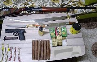 Ruhsatsız silah için gittiler, patlayıcı madde...