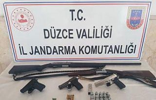 Ruhsatsız tabanca ve tüfek ele geçirildi