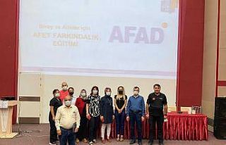 Sağlıkçılara afet eğitimi