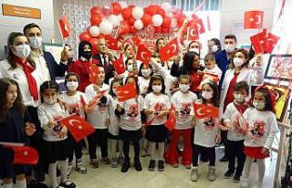 Sağlıkçılardan coşkulu Cumhuriyet kutlaması