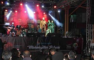 Sanatçı Mehmet Erdem, Dörtyol’da “Cumhuriyet”...