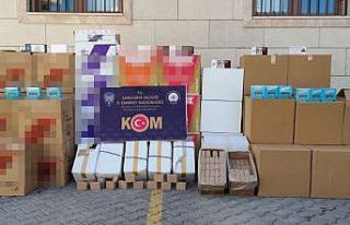 Şanlıurfa merkezli kaçak sigara operasyonunda 7...