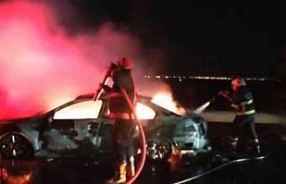 Şanlıurfa’da seyir halindeki otomobil alev topuna...