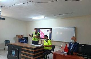 Sarıgöl’de servis sürücülerine eğitim