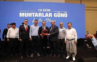 Seçer: “34,4 kilometrelik raylı sistemleri Mersin...