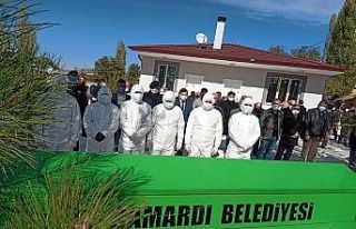 Şehidin anne ve babası 6 gün arayla korona virüsten...