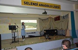 Selendi Anadolu Lisesinden ’Şiir Şifadır’ dinletisi
