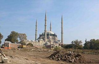 Selimiye Camisi meydan düzenleme çalışmalarında...