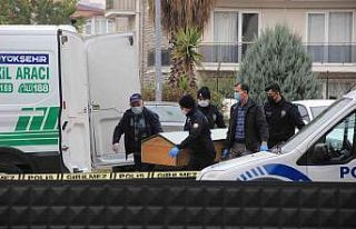 Sevgilisini öldürüp cesedini emniyete getirmişti,...