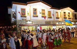 Side’de halk dansları esintisi