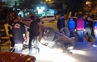 Siirt’te park halindeki otomobile çarpan araç...