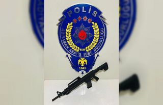 Silahla ikamete ateş açan 2 şahıs yakalandı