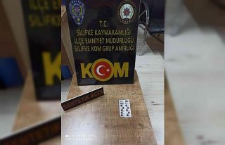 Silifke’de bir kişi uyuşturucu hap satarken yakalandı