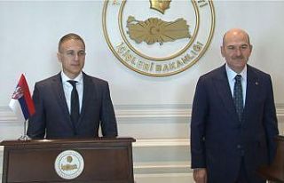 Sırbistan Savunma Bakanı Stefanoviç’ten Bakan...