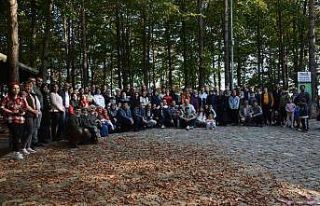 Şirket çalışanları, piknik organizasyonunda aileleri...