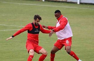 Sivasspor, Altay maçına yoğun tempoda hazırlanıyor