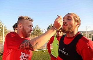 Sivasspor’da Koray Altınay’a sürpriz doğum...