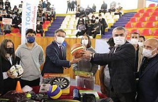 Spor kulüplerine 5 milyonluk malzeme desteği