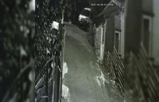 Sultangazi’de aracın kurşunlandığı anlar kamerada