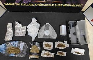 Şüphe üzerine durdurulan araçtan uyuşturucu çıktı