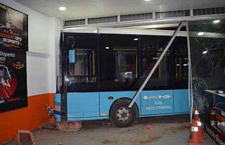 Sürücüsü kalp krizi geçiren otobüs oto bakım...
