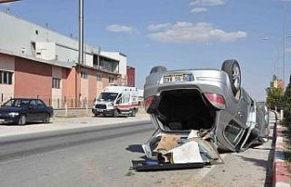 Takla atan otomobilin sürücüsü ölümden döndü