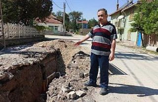 Tamamlanmayan kanalizasyon çalışmasının mahalleyi...