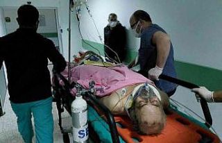 Tamir ettikleri minibüsün altından ezilen 1 kişi...