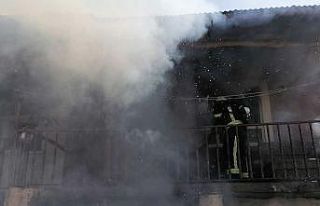 Tandır evinden sıçrayan kıvılcımlar evi kül...