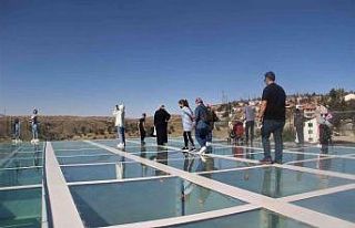 Tarihi Harput Kalesi turistlerin gözde mekanı haline...