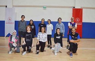 Tavşanlı’da ’Akıncılarspor Kız Basket Takımı’...