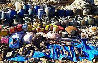 Teröristlere ait yaşam malzemesi ele geçirildi