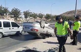Ters dönen araçta burnu bile kanamadı