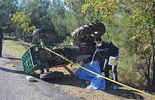 Tokat’ta devrilen traktörün altında kalan sürücü...