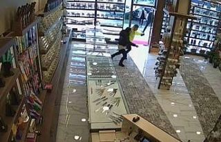 Trabzon’da silahlı saldırı anı kamerada