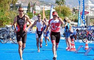 Triatlon Yarışında 30. yıla özel nostalji yarışı...