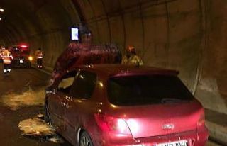 Tünelin içinde otomobil yandı