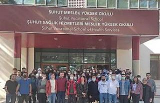 Üniversite öğrencilerine afetlerde sağlık hizmetleri...