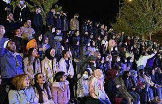 Üniversite öğrencilerine ’hoş geldin’ konseri