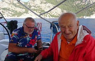 Ünlü Tiyatro sanatçısı Levent Çelmen ve Orkestra...