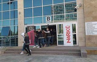 Uşak ve Denizli’de uyuşturucu operasyonu