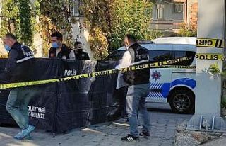 Üst geçitten düşen adam hayatını kaybetti