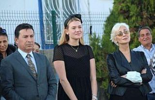 Usta tiyatrocu Ferhan Şensoy’un büstü yapıldı