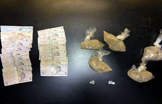 Uygulama noktasından kaçan şüphelinin üzerinden...