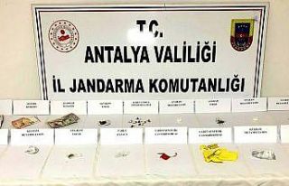 Uyuşturucu maddenin etkisindeki sürücünün aracından...