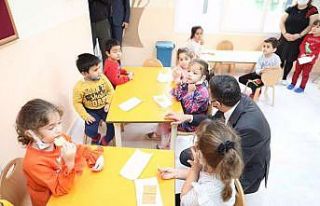 Vali Atay minik öğrencilerle buluştu